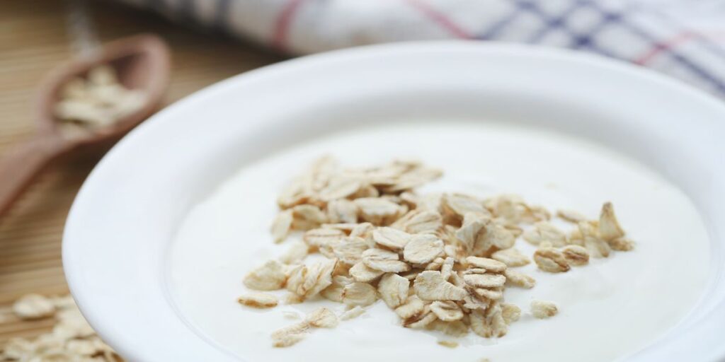 Oatmeal and Yogurt Mask